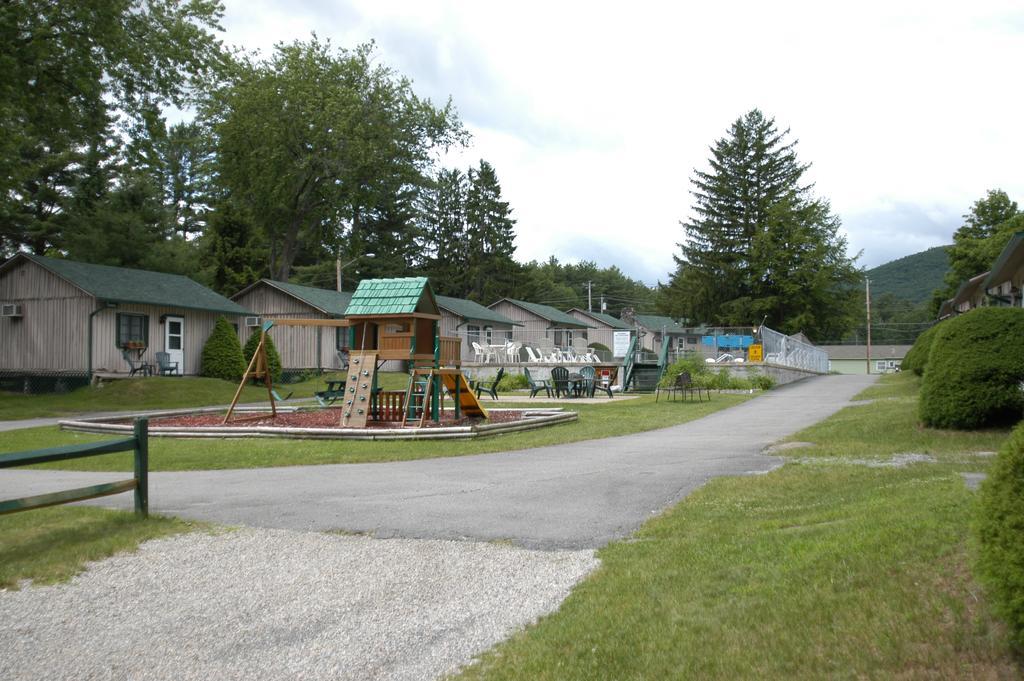 Lincoln Log Colony Hotel Lake George Exterior foto